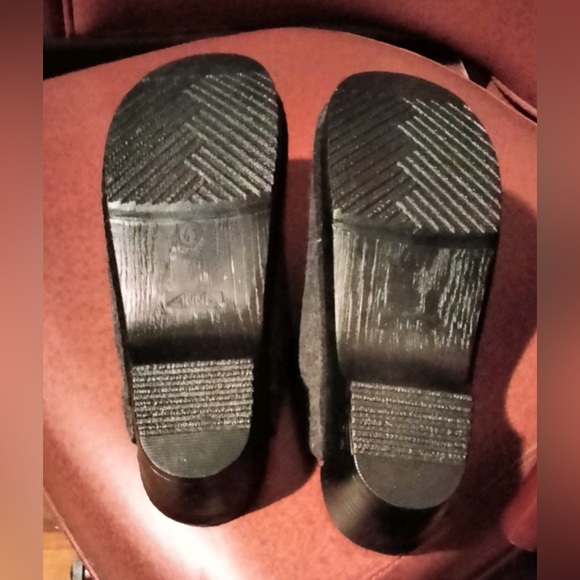 Pink monogram Clogs - Picture 3 of 3